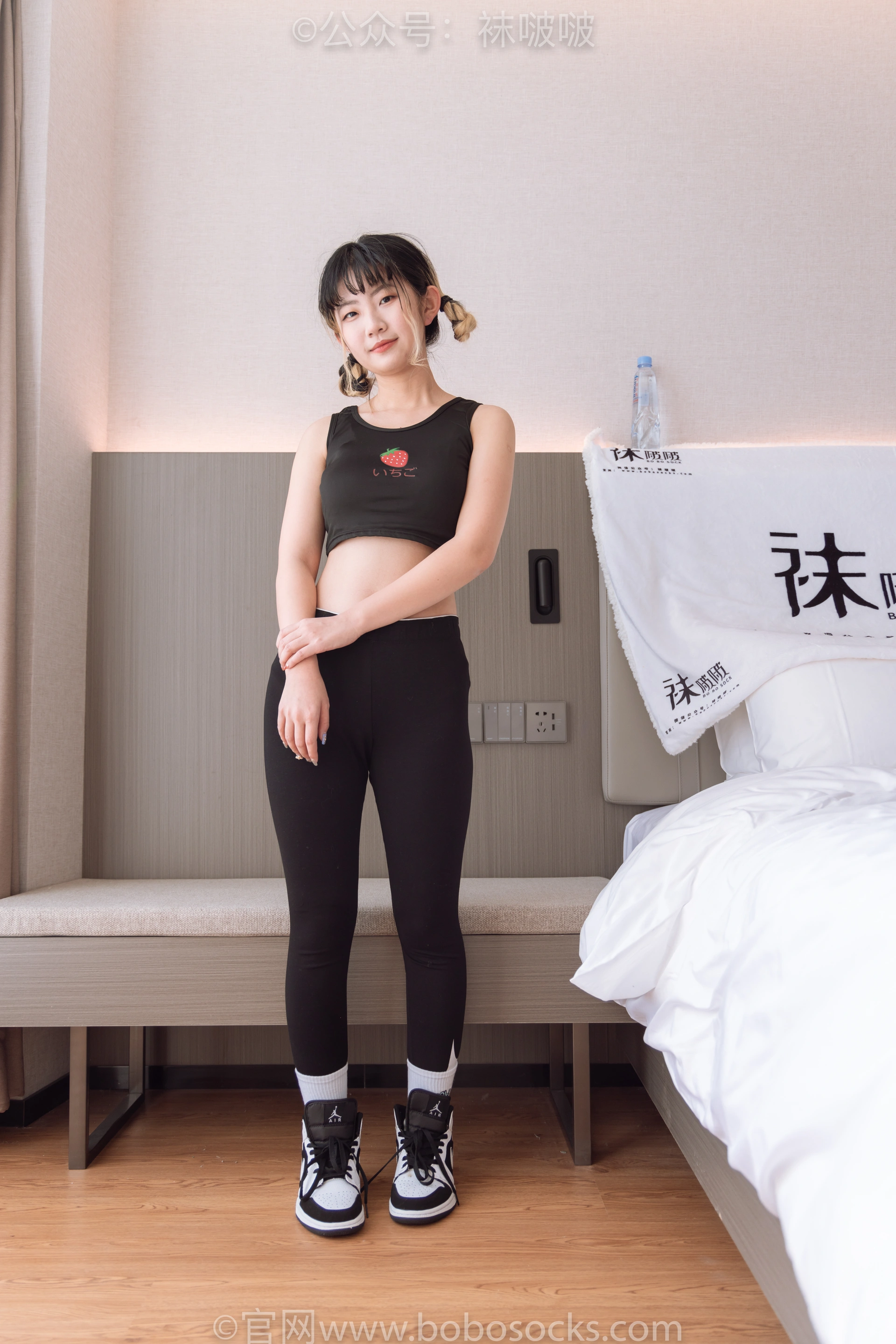 [BoBoSocks袜啵啵]NO.059 砂糖-AJ板鞋、白棉袜、裸足 1